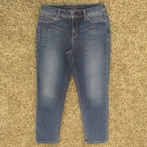 Chico's Jeans‎ Women's 0 Dark Wash So Slimming Girlfriend Crop Stretch Denim - Picture 1 of 7